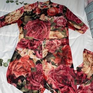 Two piece flowers set